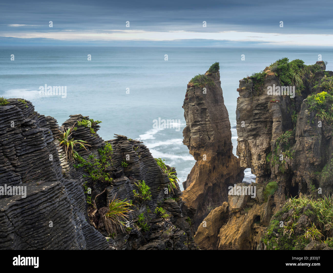 Nouvelle Zélande, île du Sud, Westcoast, Tauranga Bay, Pancake Rocks coast Banque D'Images