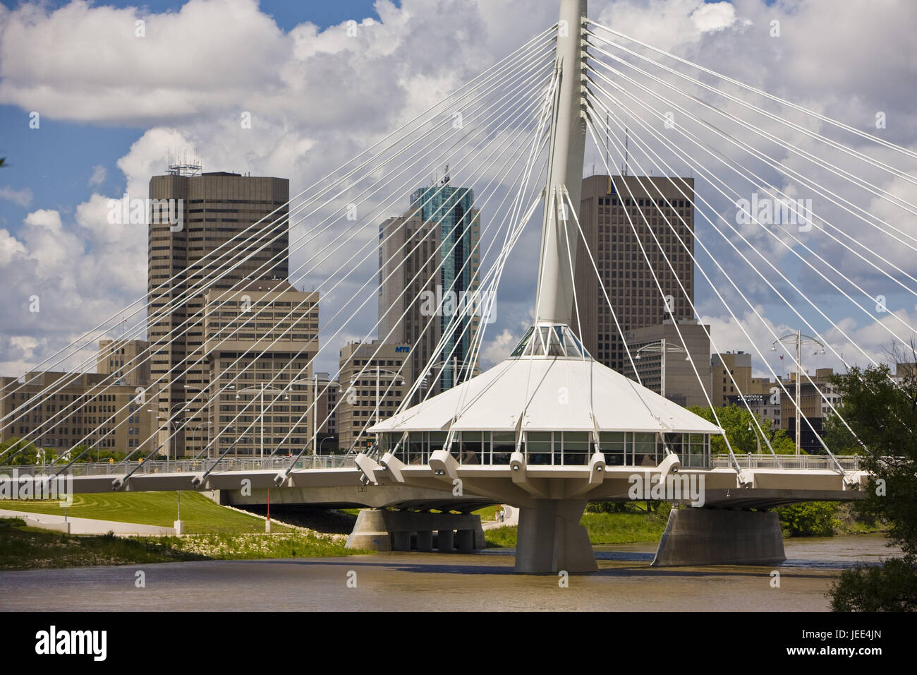 Canada, Manitoba, Winnipeg, pont de l'Esplanade Riel, rivière Rouge, Banque D'Images