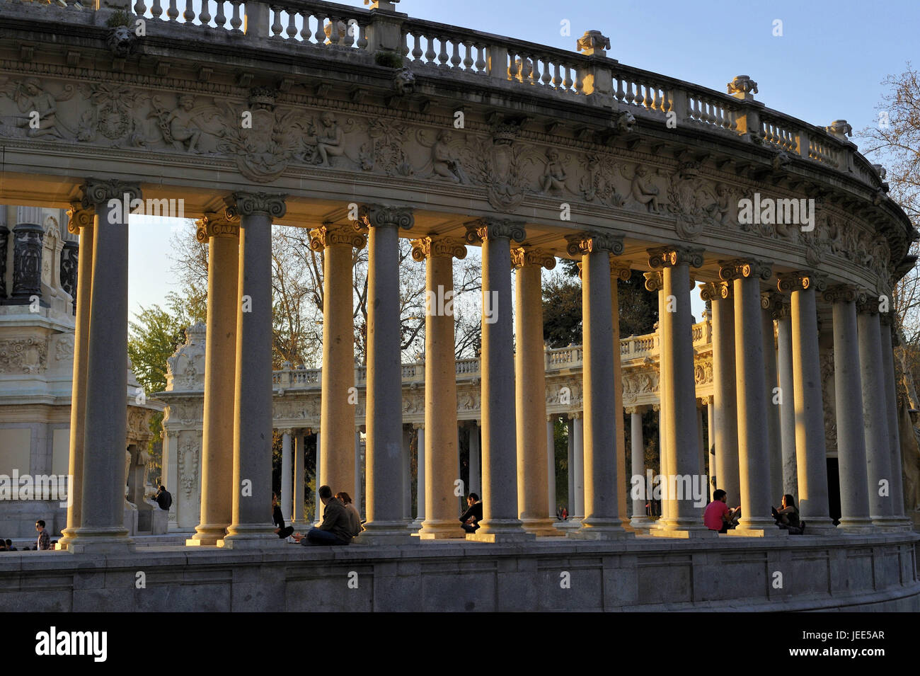 Espagne, Madrid, Parque del Buen Retiro, monument Alfonso XII, colonnade, Banque D'Images