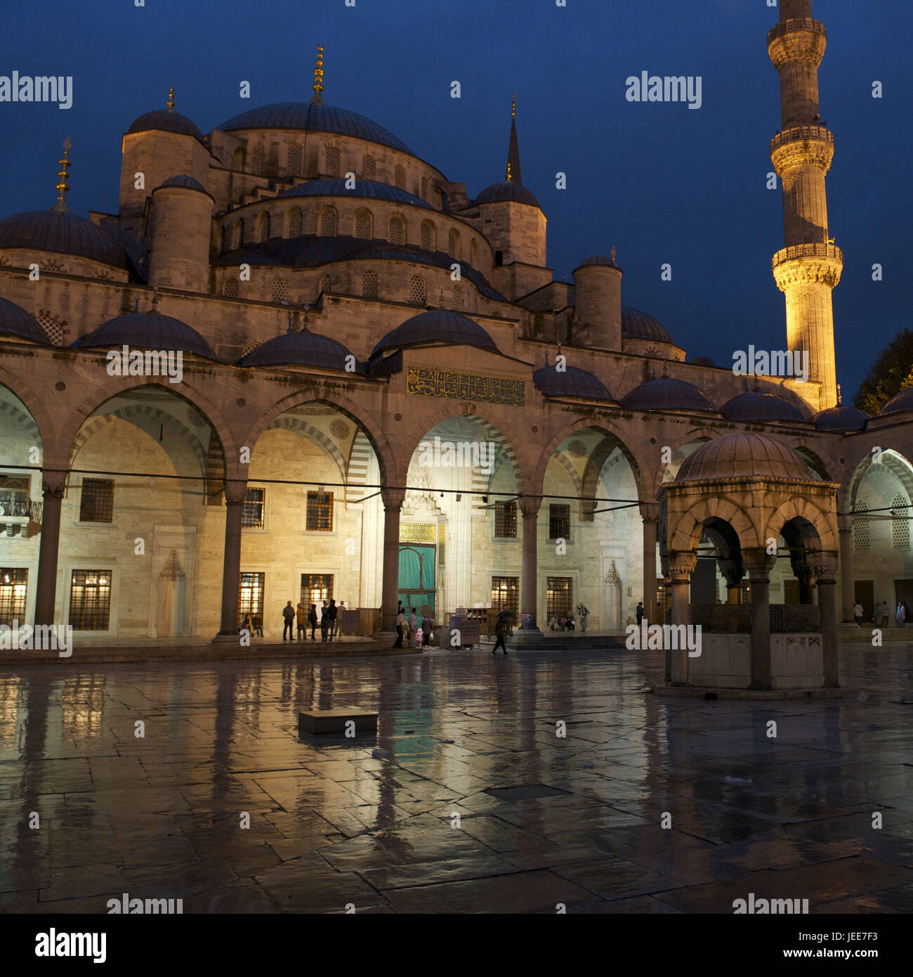 La Turquie, Istanbul, la mosquée du sultan Ahmed, mosquée bleue avec de la pluie dans la nuit, Banque D'Images