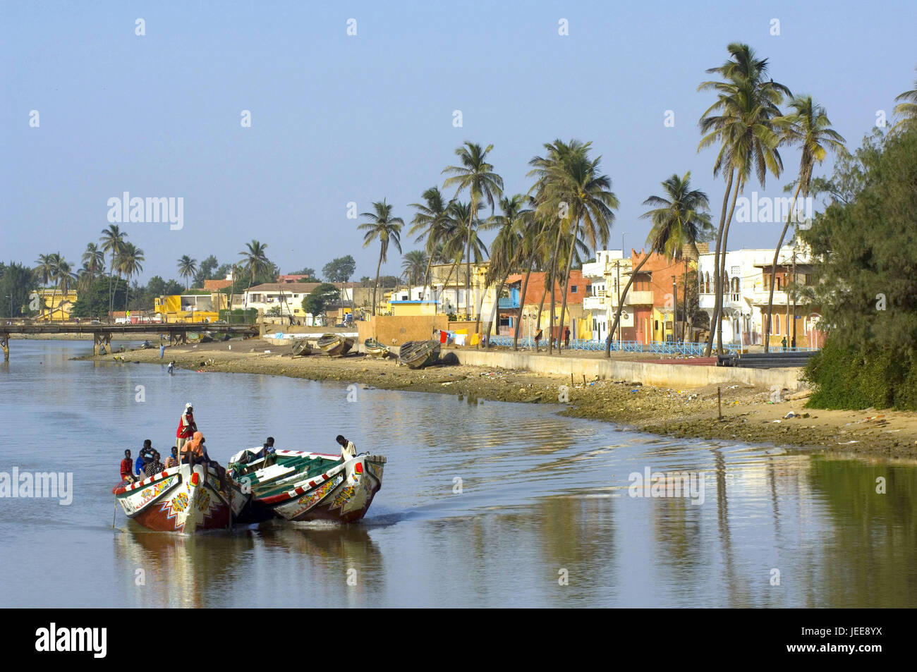 Pirogen, rivière, vue sur la ville, Saint-Louis, Sénégal, Banque D'Images