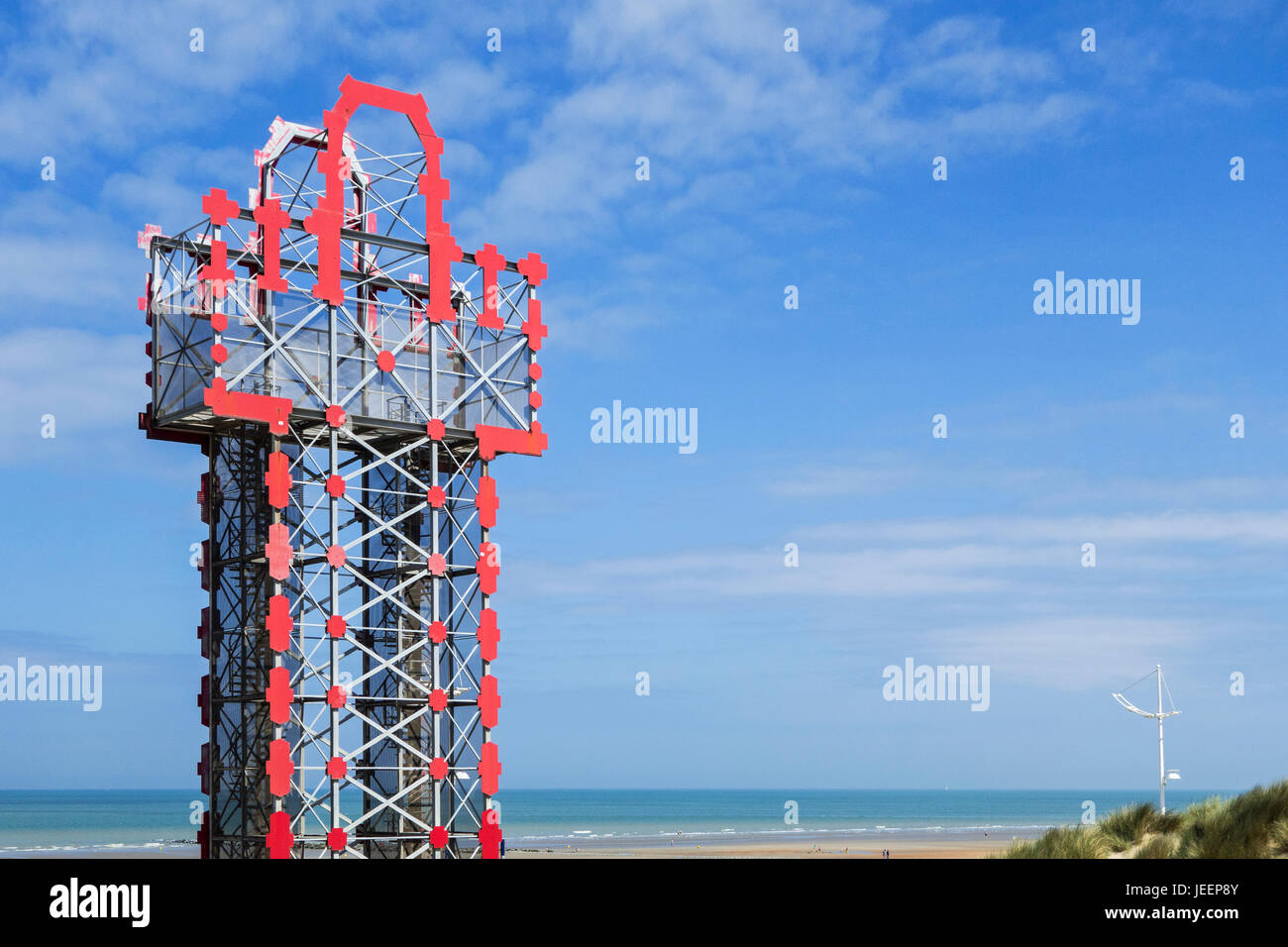 Scivolo Acqua, art moderne sculpture d'artistes Anne et Patrick Poirier / Coxyde à Koksijde, Flandre occidentale, Belgique Banque D'Images