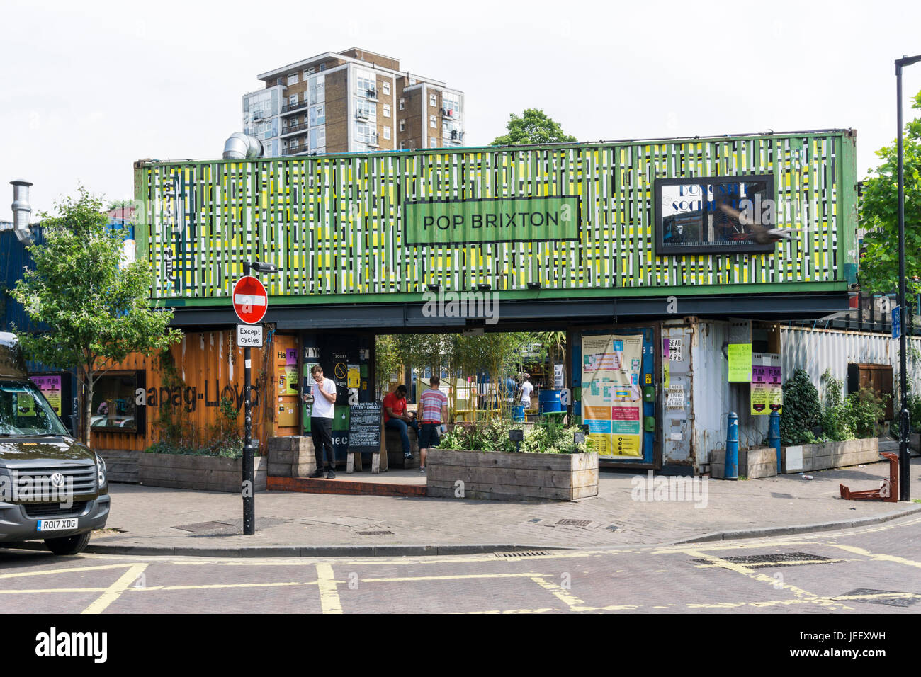 Brixton Pop est un projet communautaire pour changer une ancienne parcelle de terre dans un espace pour les entreprises indépendantes, les projets de bienfaisance et d'activités communautaires. Banque D'Images