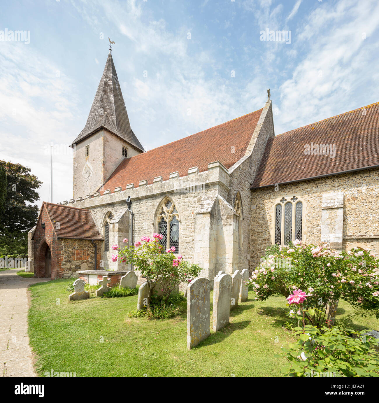 L'église Holy Trinity dans le joli village côtier de Bosham, West Sussex, England, UK Banque D'Images