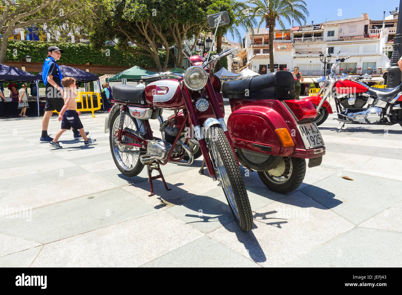 Ducati 48 moteur ts, vélo classique sur l'affichage à une moto classique rencontre à Mijas, Andalousie, espagne. Banque D'Images