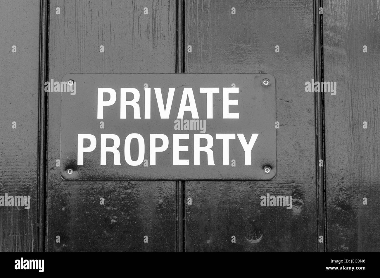 Une propriété privée signe sur une porte UK. Banque D'Images