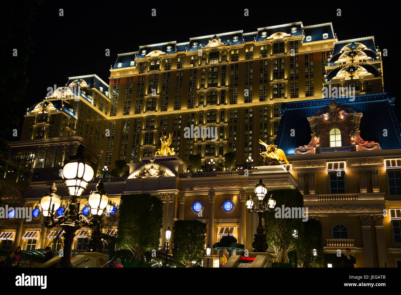 Macao - 2 avril : façade du casino de Paris le 2 avril 2017 à Macau. Macao est célèbre pour le casino et centres de villégiature de luxe. Banque D'Images