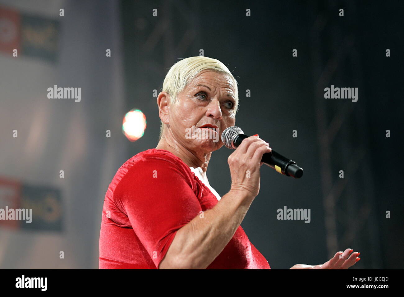 Vienne, Autriche. 24th juin 2017.Jazz Gitti donne un concert au Festival de l'île du Danube 2017. Crédit : Franz PERC/Alay Live News Banque D'Images