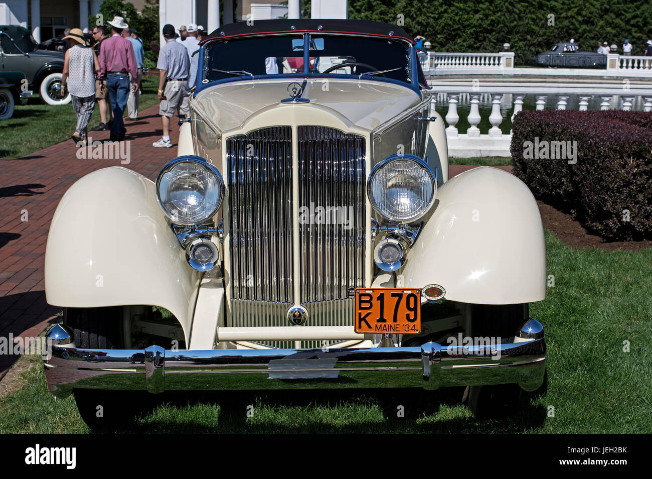 HERSHEY, PA-Juin 11, 2017 : 1934 Packard 1106 Douze Runabout Speedster, LeBaron se dresse sur l'affichage à l'élégance à Hershey. Banque D'Images