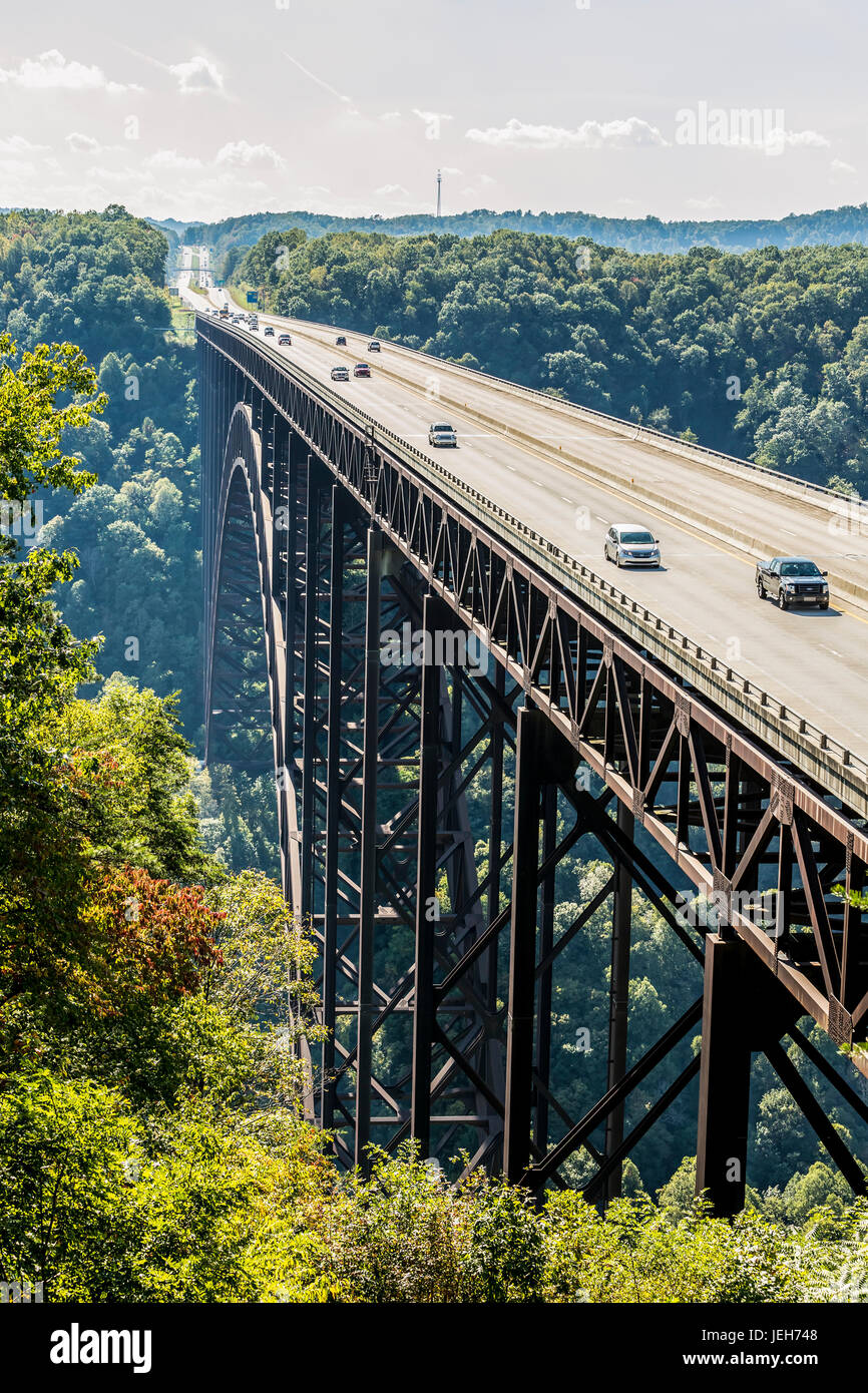 Le New River gorge Bridge, Un Steel Arch Bridge de 3,030 pieds de long au-dessus de la New River gorge près de Fayetteville dans les Appalaches de l'est... Banque D'Images