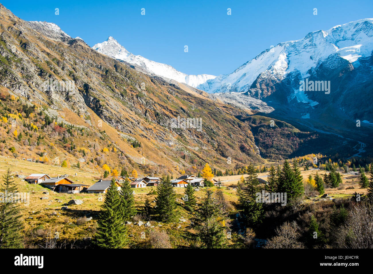 Vue sur le Mont Blanc de Miage des chalets de Miage, Saint Gervais les Bains, Chamonix, France Banque D'Images