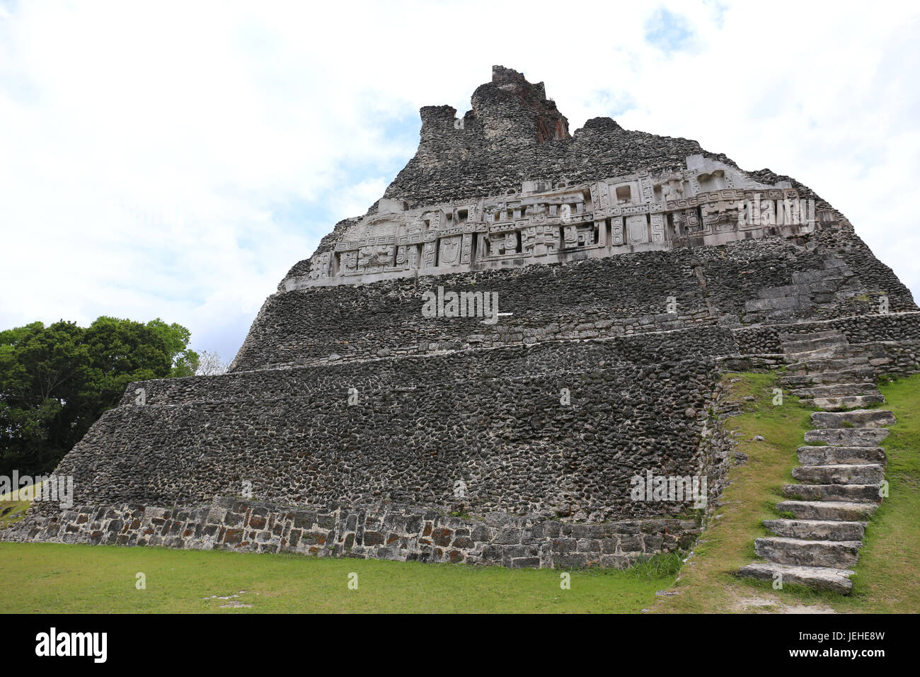 Ruines mayas - Xunantunich à Belize Banque D'Images