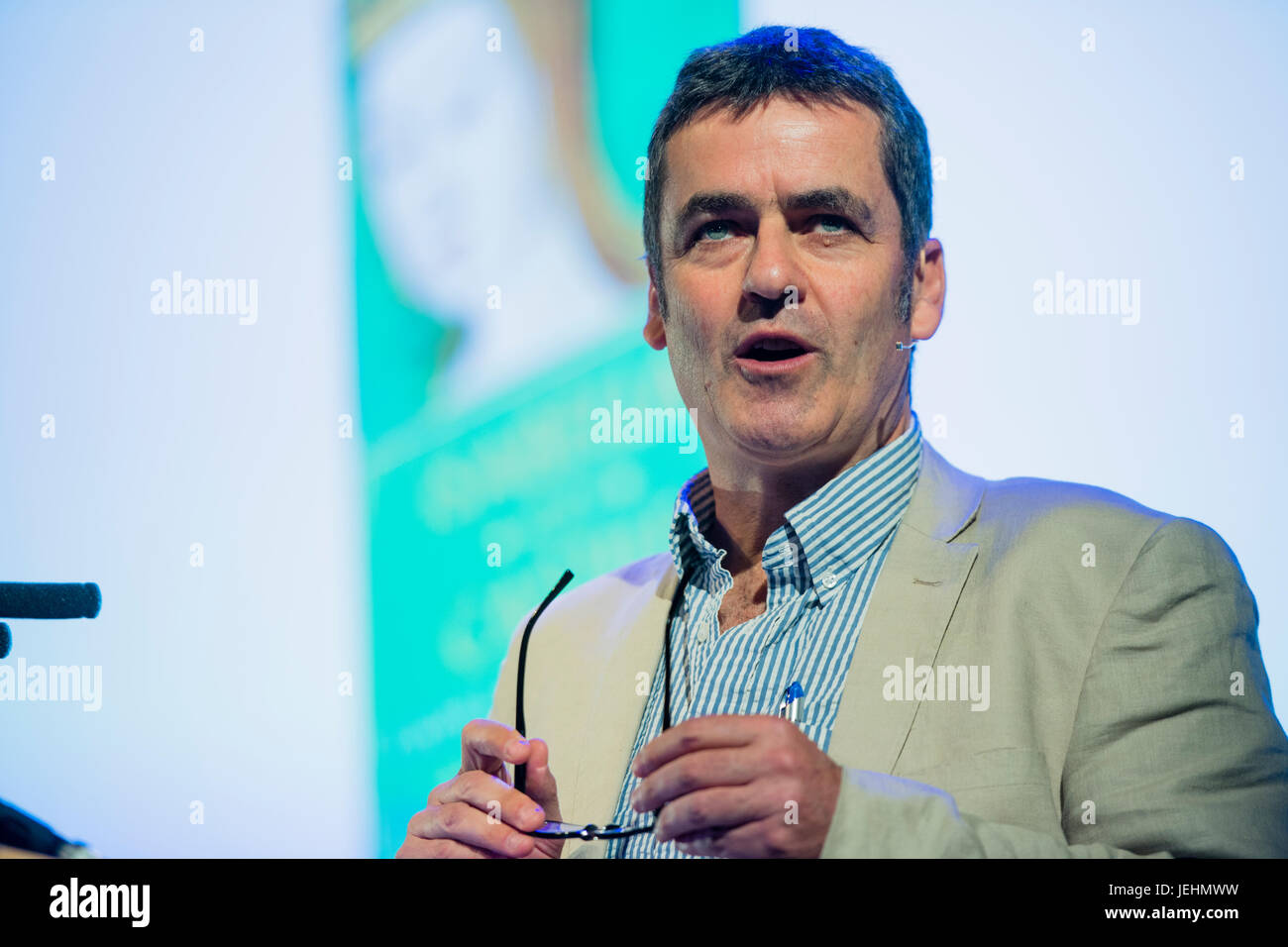 giles-tremlett-banque-de-photographies-et-d-images-haute-r-solution