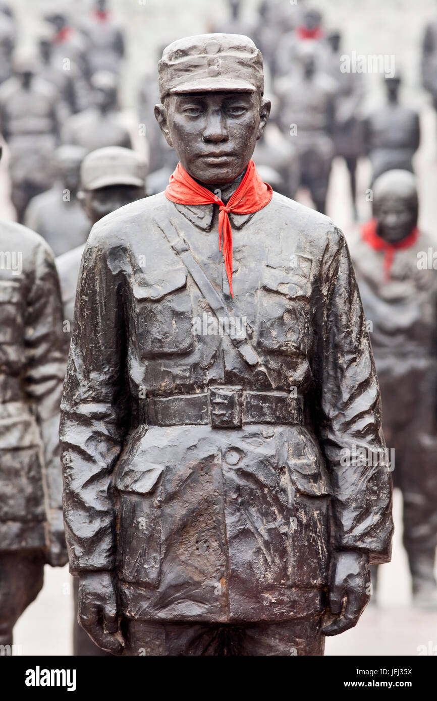 ANREN, CHINE – JANVIER 16, 2011. Statues de héros rouges au Jianchen Museum Cluster qui se compose de 15 musées. Banque D'Images