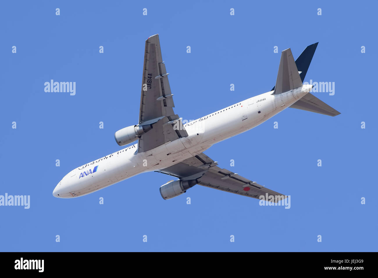 PÉKIN-13 MARS 2015. Tous les Boeing 767-300 de Nippon Airways JA614A. Le premier avion double-jet large de Boeing, le premier avion de ligne à cockpit en verre à deux équipages. Banque D'Images