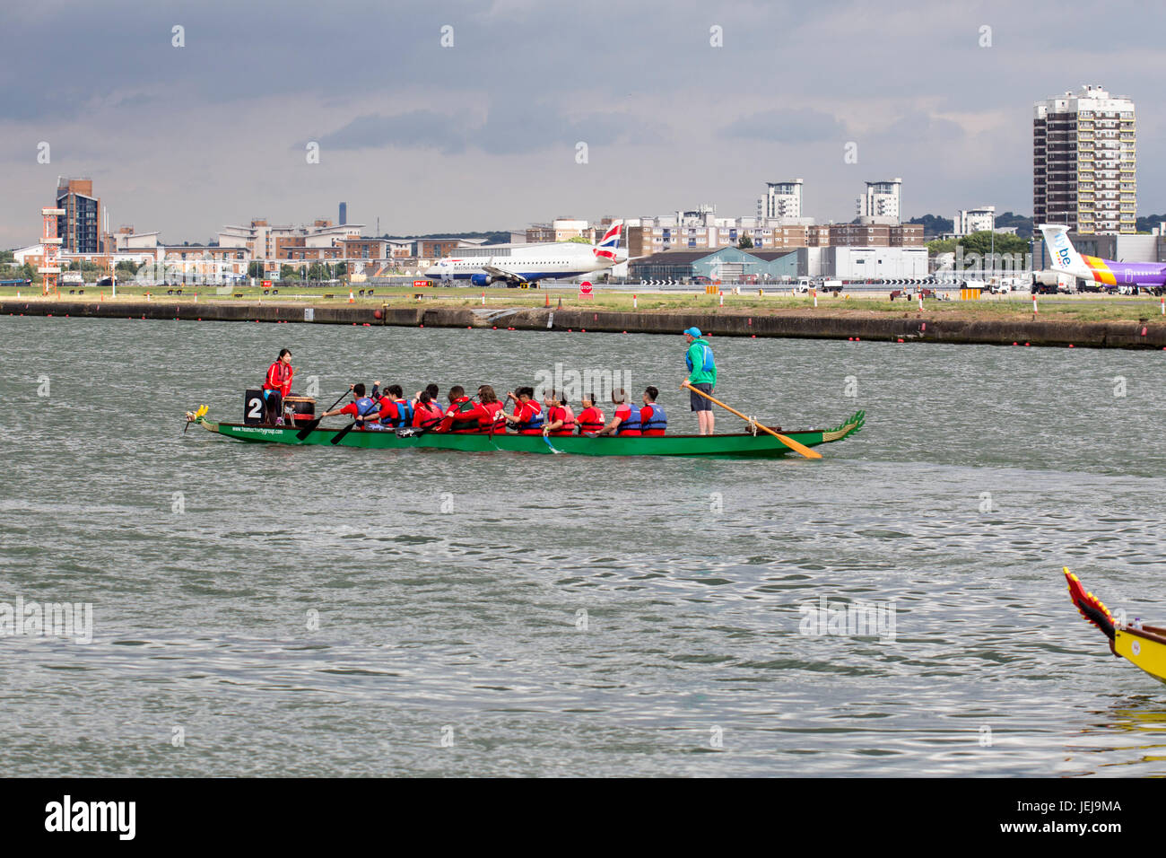Londres, Royaume-Uni - 25 juin 2017 : Londres hong kong Dragon Boat Festival à Londres centre regatta. crédit : dominika zarzycka/Alamy live news Banque D'Images