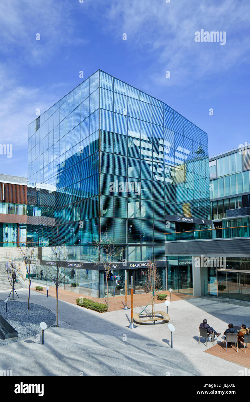 PÉKIN-13 MARS 2014. Magasin phare d'Armani dans le quartier commerçant de Village North. Réparti sur cinq étages, la célèbre marque italienne de mode . Banque D'Images