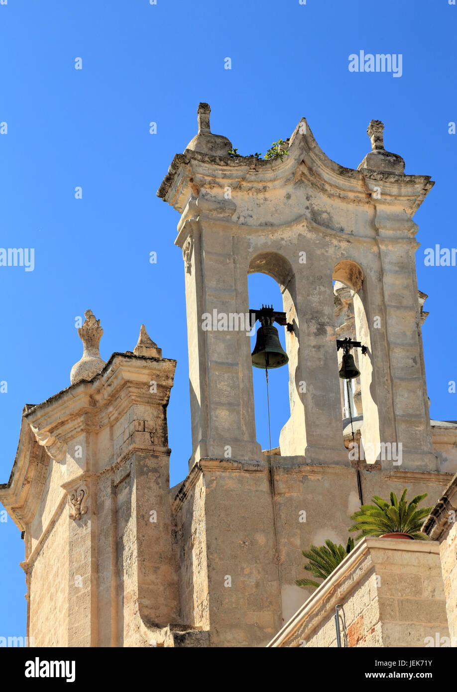 Clocher de l'église, Polignano a Mare, Italie Banque D'Images