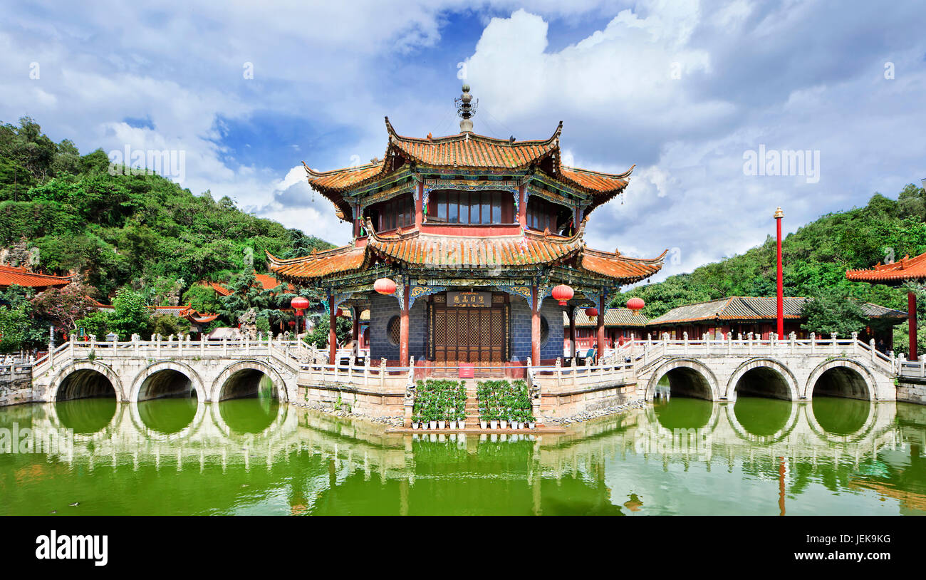 Vue panoramique sur le Temple Yuantong, Kunming, Province du Yunnan, Chine Banque D'Images