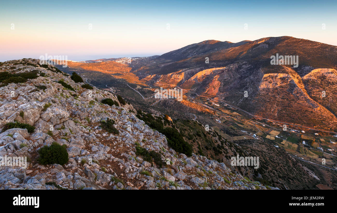 Vue d'Appolonia village de l'église de Agios Syméon. Banque D'Images