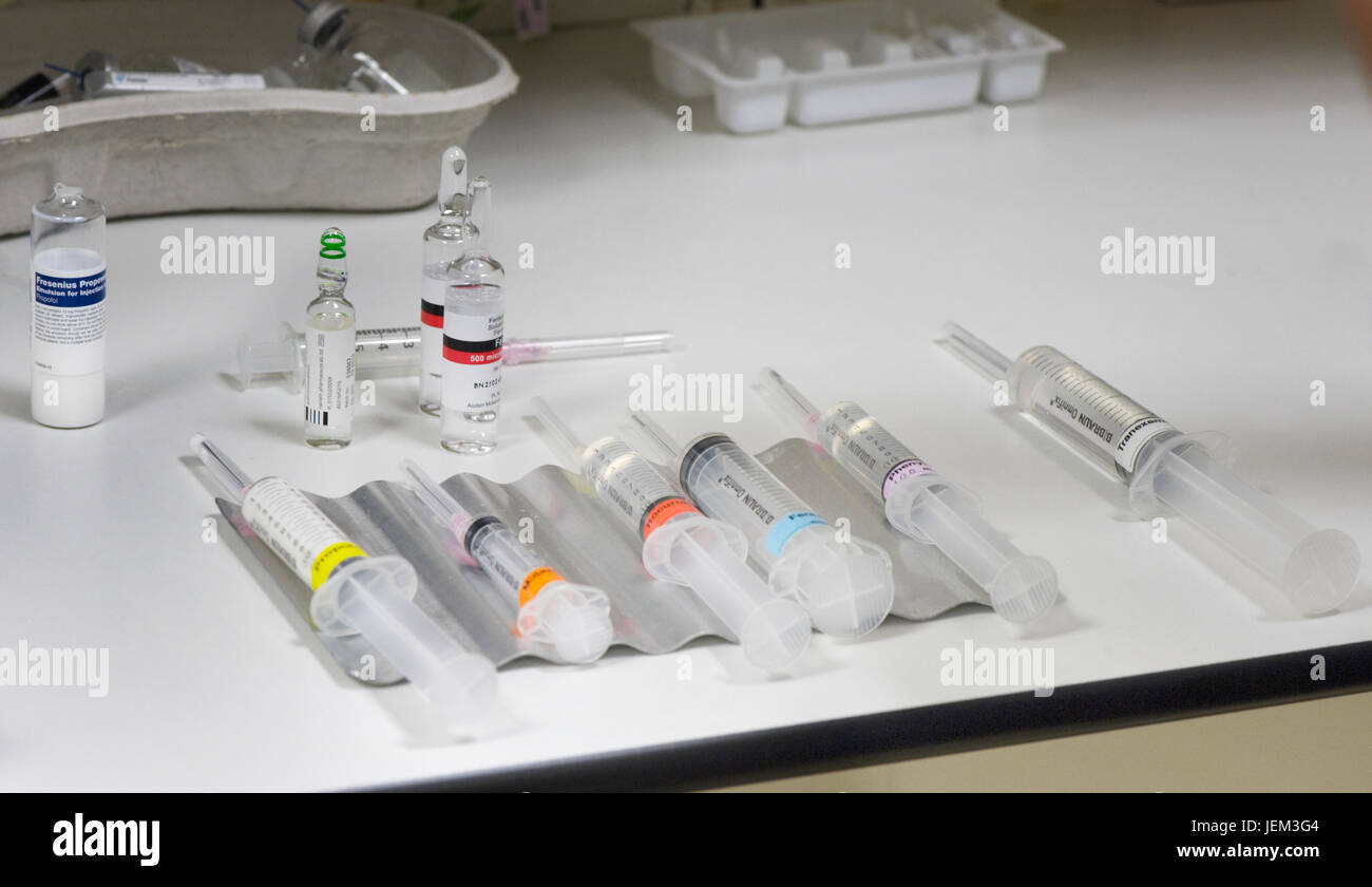 Médicaments anesthésiques énoncés dans la salle d'anesthésie de l'hôpital salle d'opération. Banque D'Images