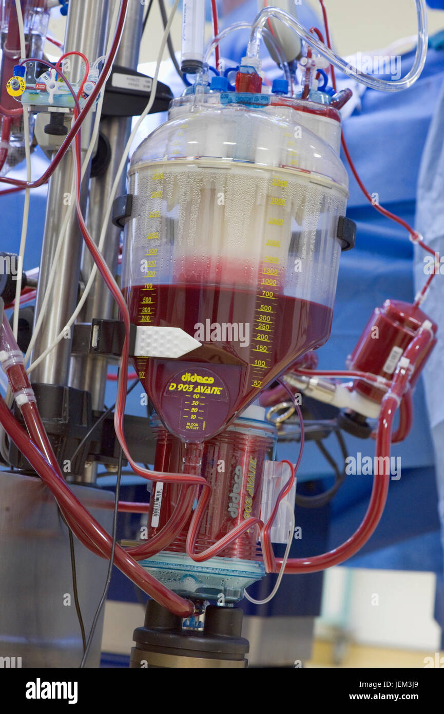 Le réservoir de la machine de perfusion de sang qui a pris en charge le coeur & fonctions pulmonaires des patients ayant un pontage aortocoronarien. Banque D'Images