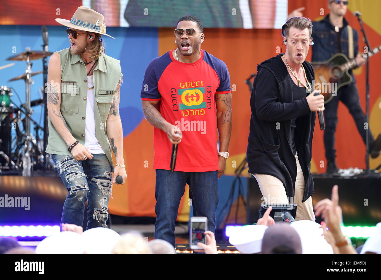 Floride Géorgie Line et Nelly effectuer sur ABC "Good Morning America" 2017 Série de concerts d'été à Rumsey Playfield avec : Florida Georgia Line, Tyler Hubbard, Brian Kelley, Nelly Où : New York, New York, United States Quand : 26 mai 2017 Banque D'Images