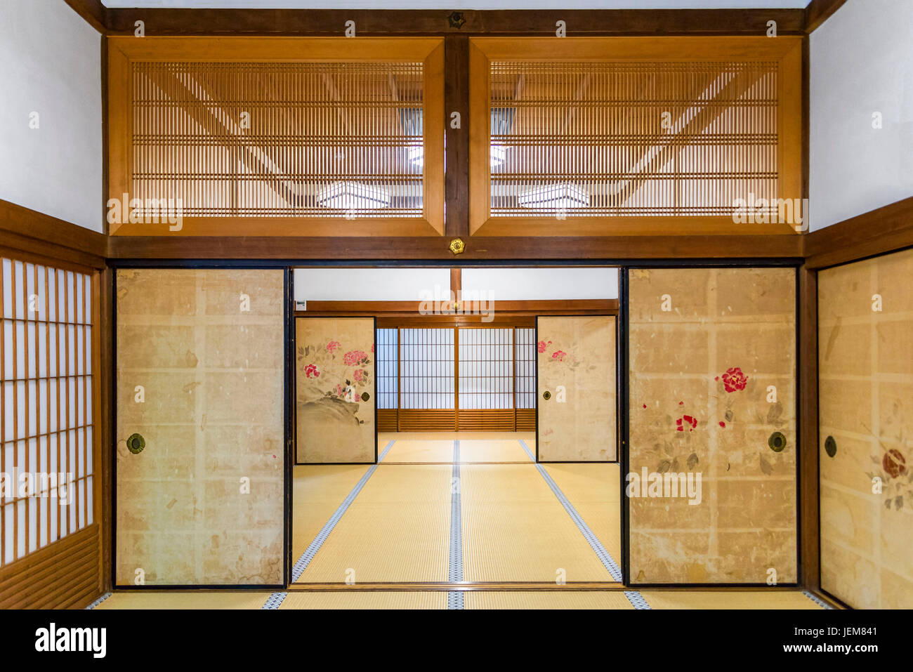 Koyasan, JAPON - 30 Avril 2014 : Vue de l'intérieur d'un ryokan traditionnel. Sont un type d'auberge traditionnelle japonaise qui trouve son origine dans l'époque Edo Banque D'Images