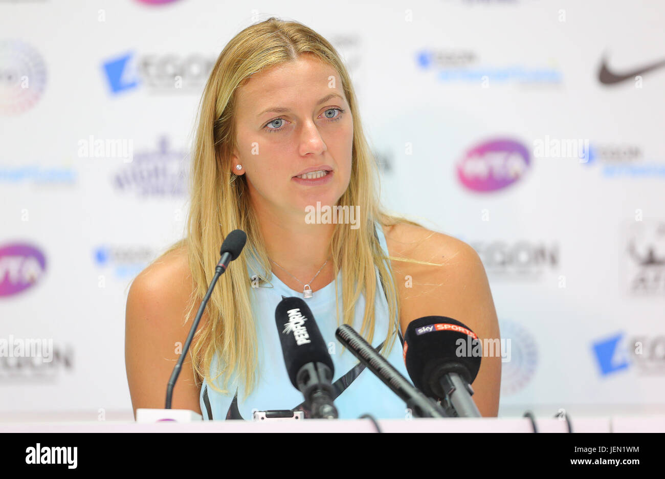 Eastbourne, Royaume-Uni. 26 Juin, 2017. Petra Kvitova de tchèque République parle dans une conférence de presse au cours de la deuxième journée de l'International Aegon Eastbourne Le 26 juin 2017, à Eastbourne, Angleterre Crédit : Paul Terry Photo/Alamy Live News Banque D'Images