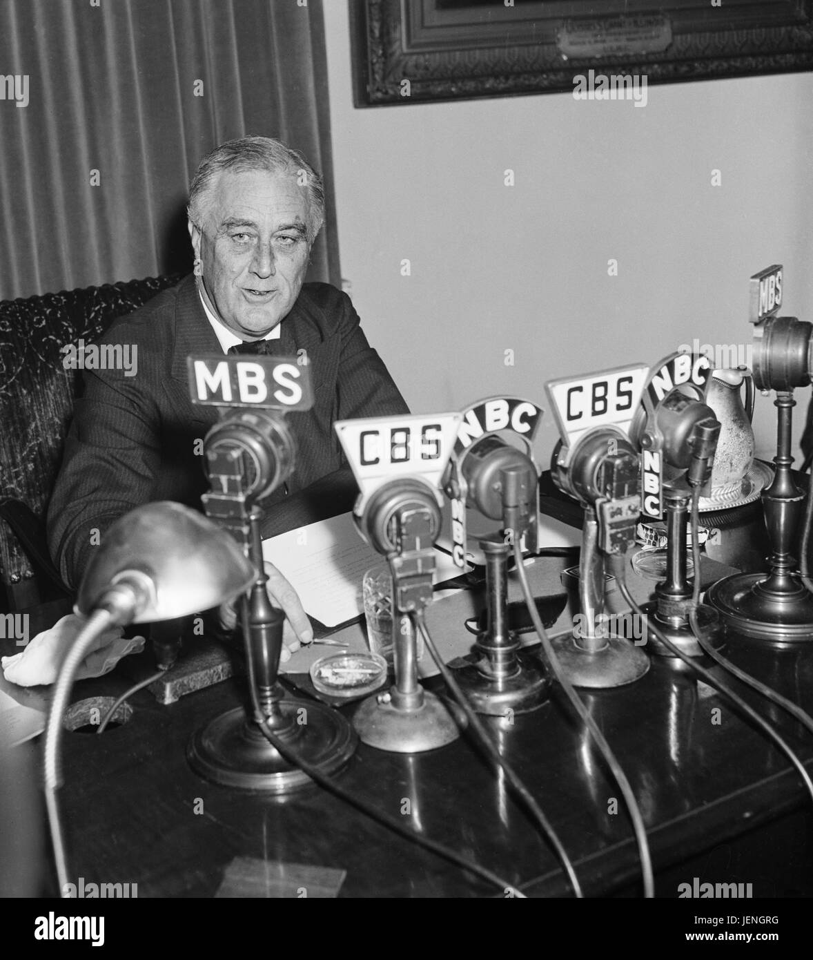 Le président américain Franklin Roosevelt à la radiodiffusion sur Nation Crise de la guerre européenne, Washington DC, USA, Harris & Ewing, 3 septembre 1939 Banque D'Images