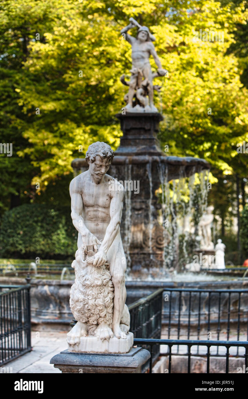 Monument situé sur les jardins du Palais Royal d'Aranjuez, Madrid province, Espagne Banque D'Images