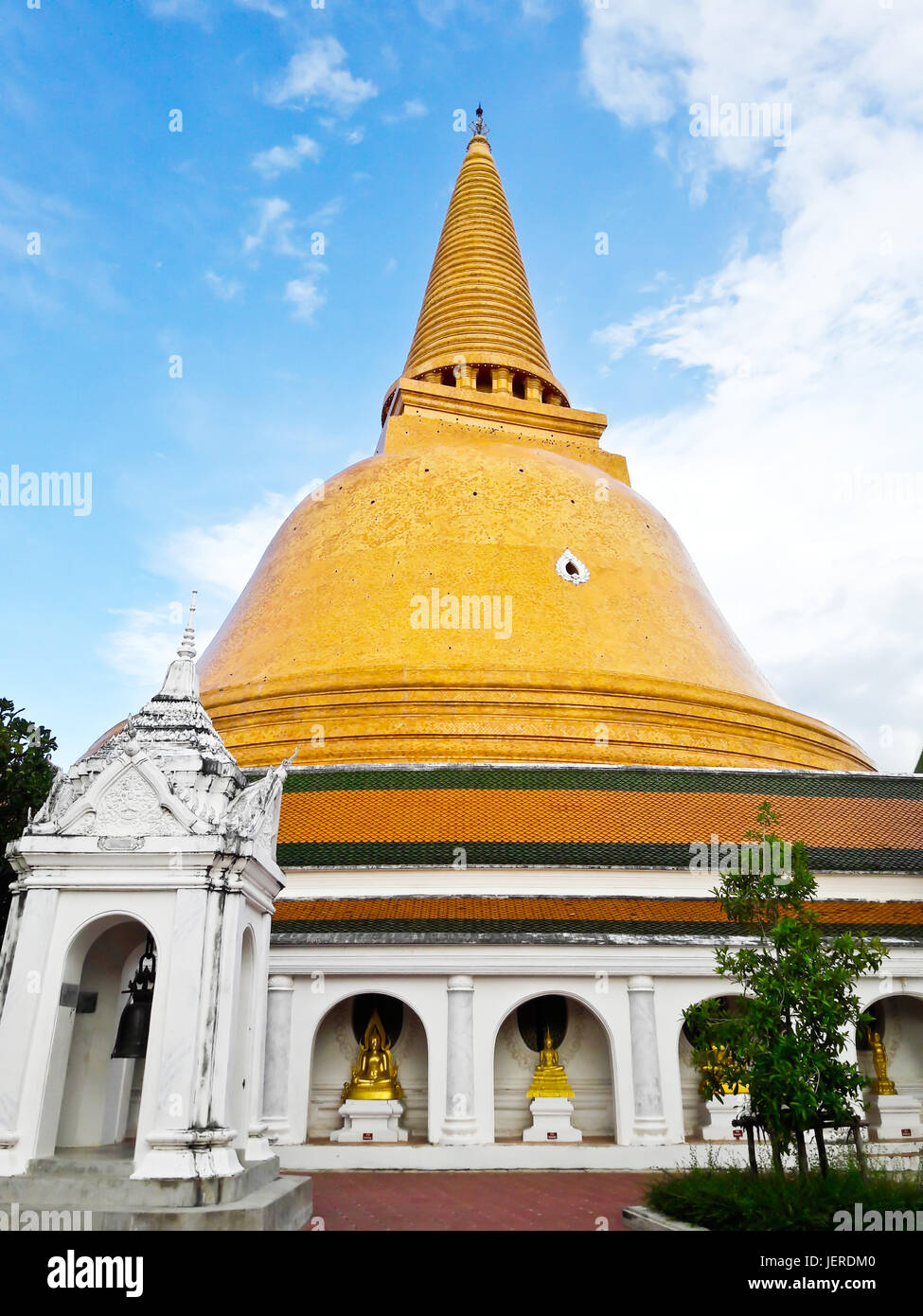 Phra Pathom Chedi, le plus grand stupa dans le monde. Il est situé dans la ville de Nakhon Pathom, Thaïlande. Banque D'Images