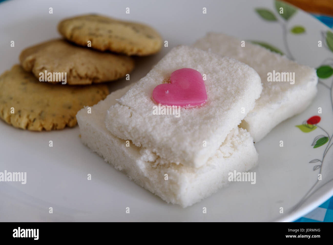 Gateau De Riz Coreen Blanc Et Cookies Photo Stock Alamy