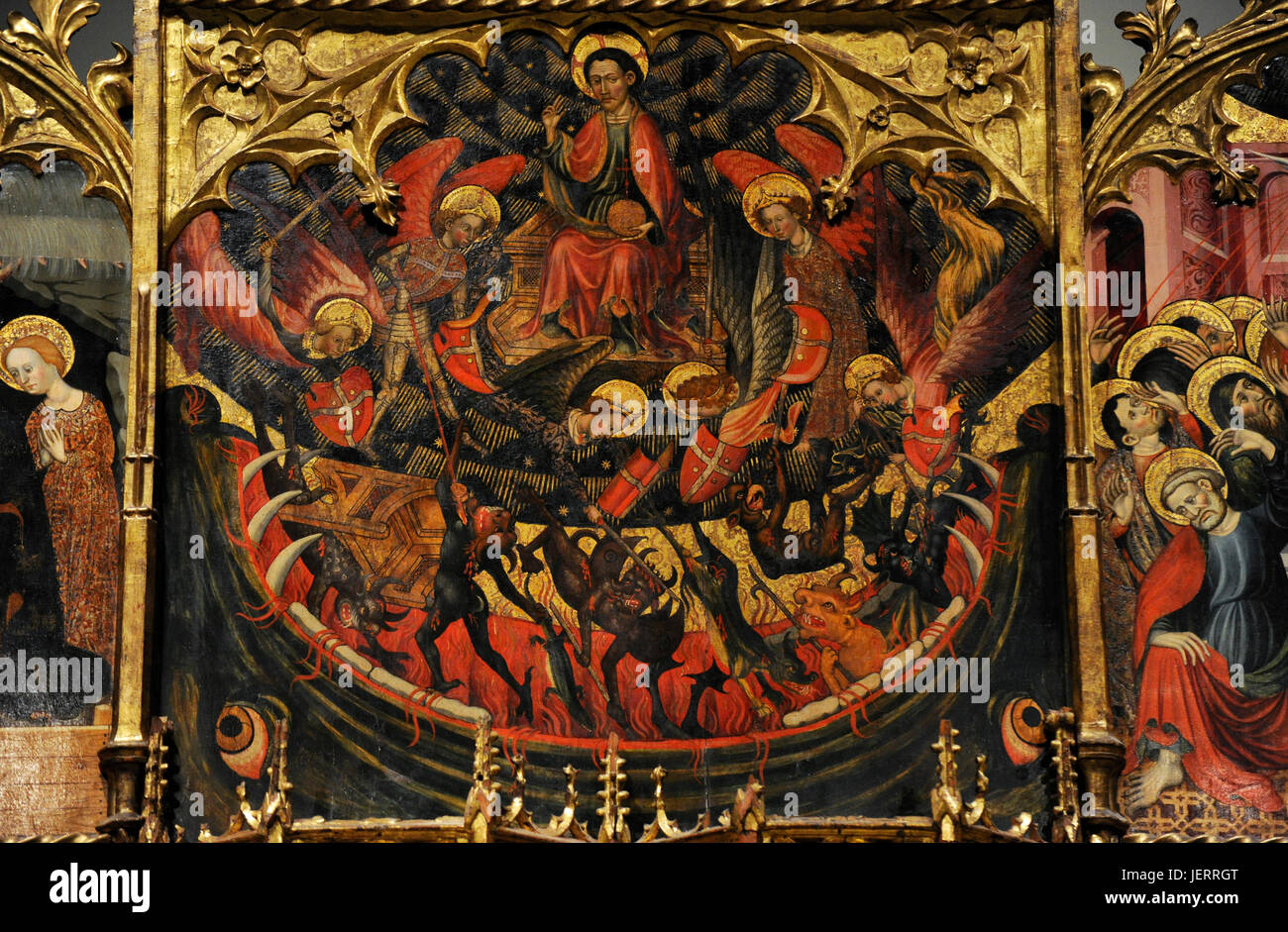 Bernat Despuig (documenté entre 1383-1451) et Jaume Cirera (actif 1418-1449/1450) . Retable de saint Michel et Saint Pierre, 1432-1433. Détail montrant la bataille finale entre anges et démons d'après le livre de l'Apocalypse. De style gothique. À partir de la hauteur l'autel de l'église de Sant Miquel de la Seu Urgell, en Catalogne. Musée national d'Art de Catalogne. Barcelone. La Catalogne. L'Espagne. Banque D'Images