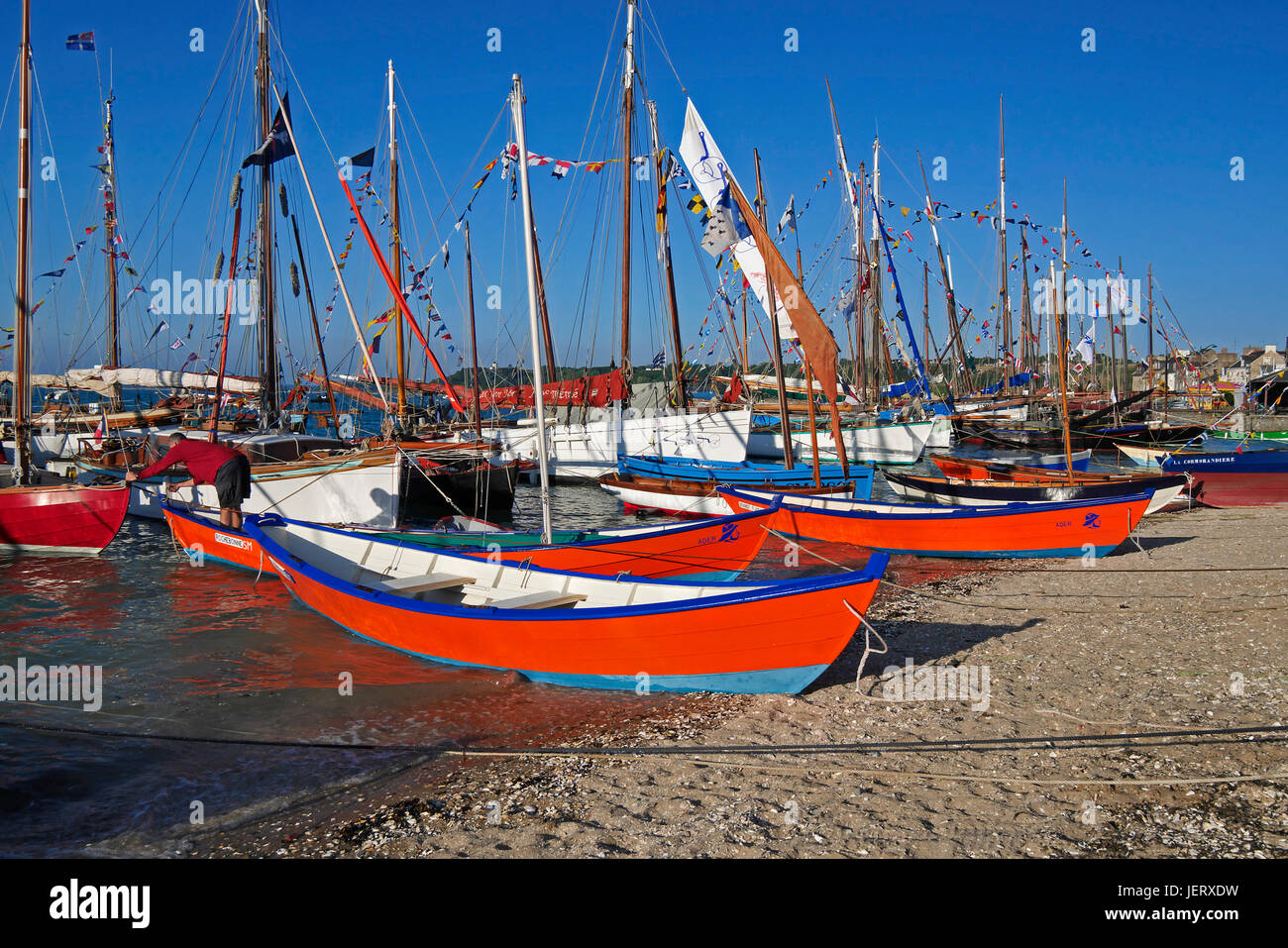 Les bateaux traditionnels à Cancale, port de la Houle, festival maritime : 'La Cancalaise à 30 ans', au premier plan : Doris (Cancale, Ille et Vilaine, Br Banque D'Images