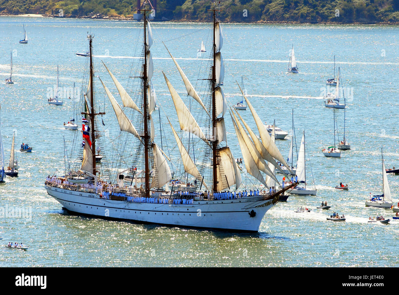 NRP Sagres, Tall Ships regatta le long du Tage (Rio Tejo). Lisbonne, Portugal Banque D'Images