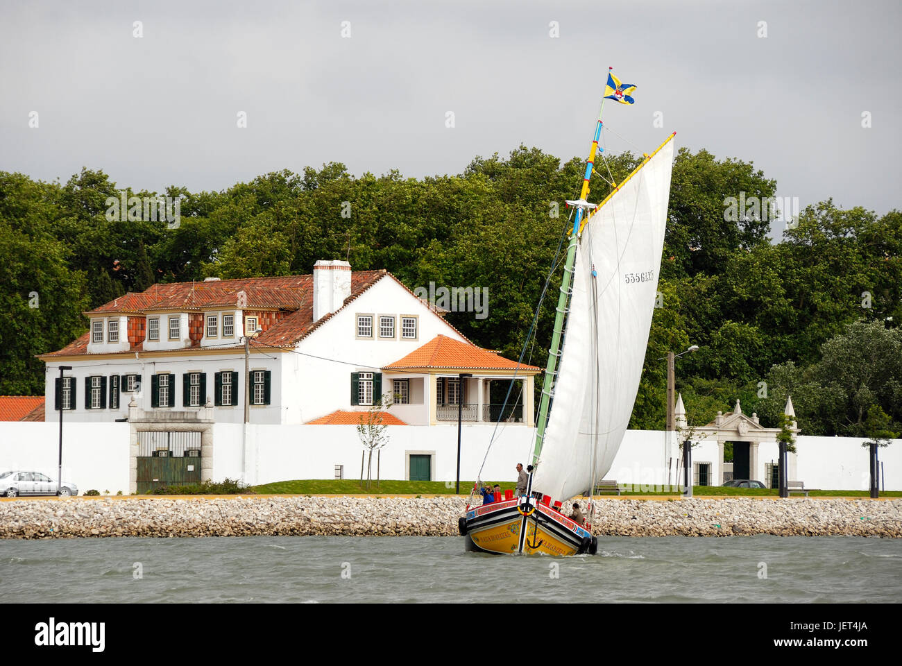 Les bateaux traditionnels dans le Tage. Seixal, Portugal Banque D'Images