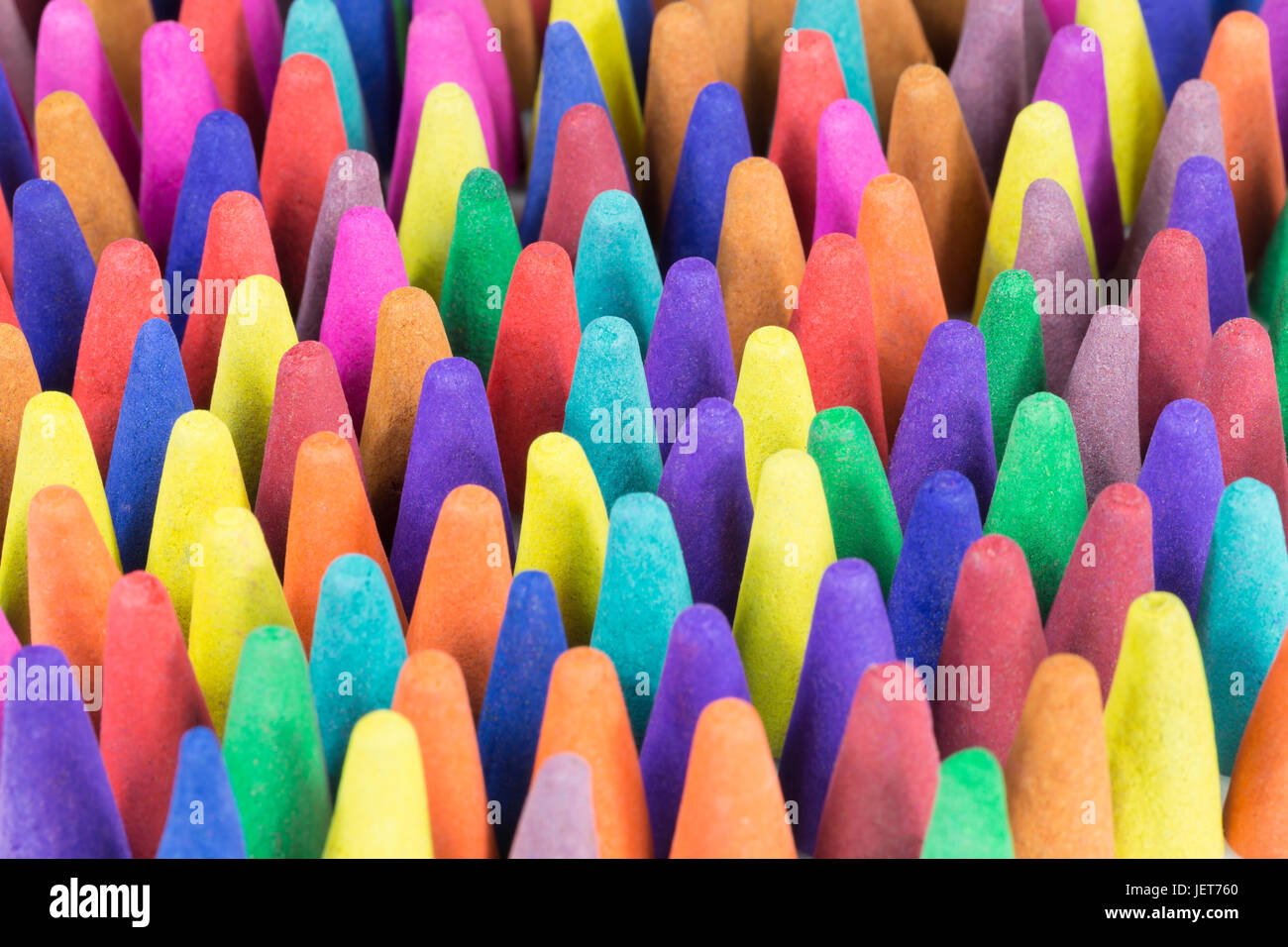 Cônes d'encens colorés Banque D'Images