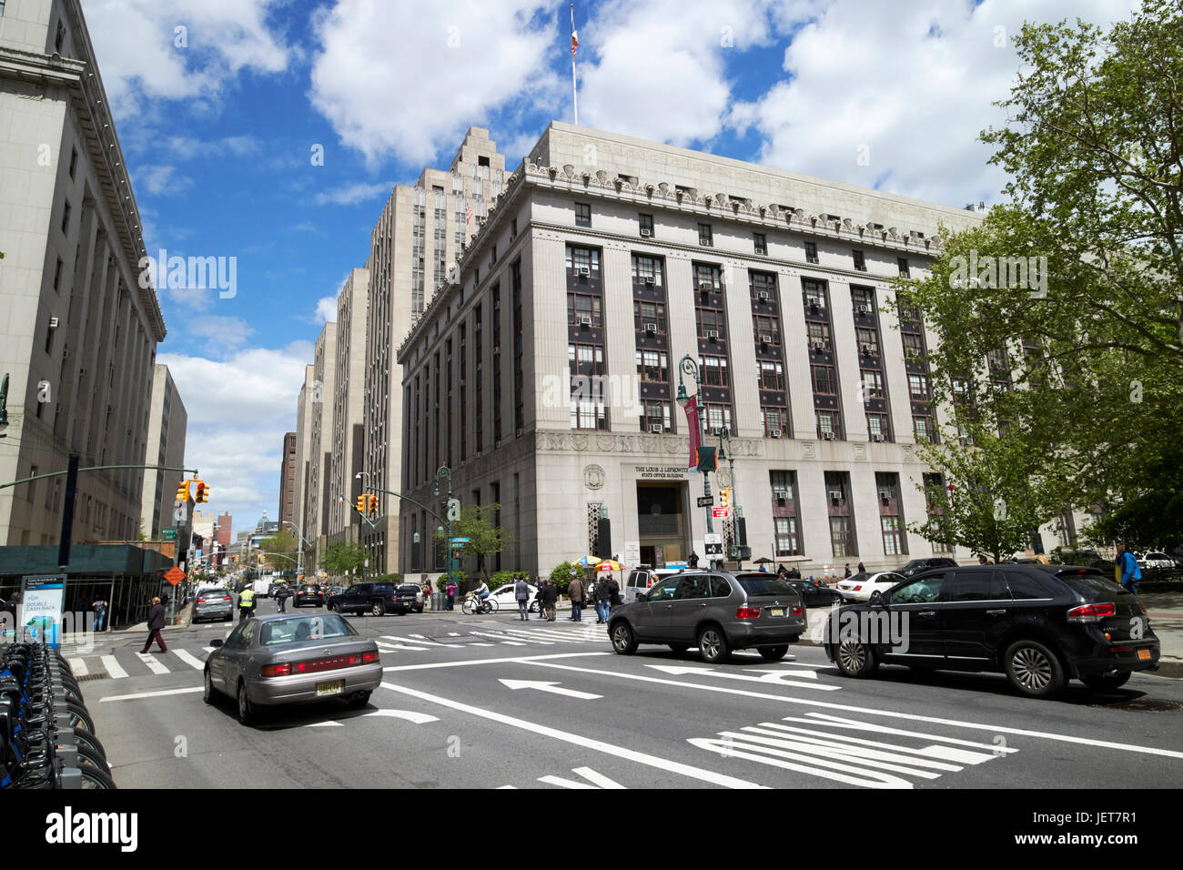 Recherche le long de la rue centre à la Louis J Lefkowitz building New York USA Banque D'Images