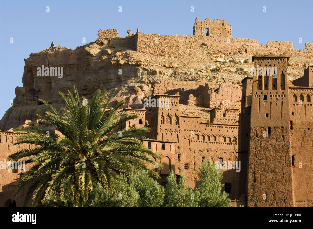 Le Maroc, Aït-Ben-Haddou, vue locale, de palmiers, de l'Afrique, Afrique du Nord, l'endroit, Ksar, maisons, mucky méthode de construction, généralement, typiquement pour des pays, mucky maisons, l'architecture, l'architecture, de la végétation, sale à l'extérieur, déserte, point d'intérêt, à l'UNESCO patrimoine culturel mondial, la destination, rock, Banque D'Images