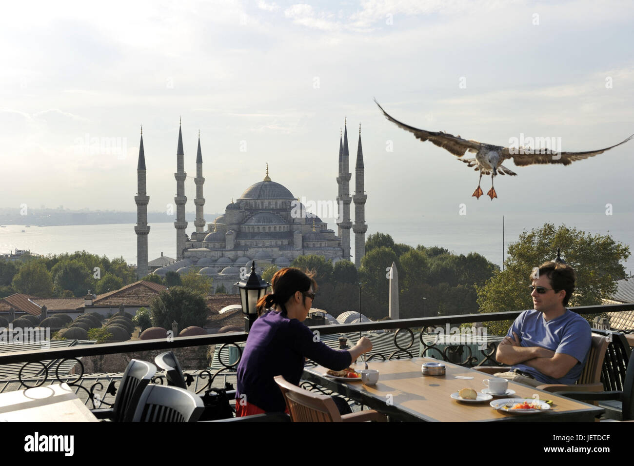 La Turquie, Istanbul, la mosquée du sultan Ahmed, mosquée bleue, touristique et de l'aile à l'avant-plan, Banque D'Images