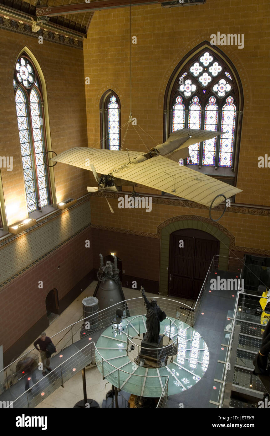 France, Paris, église Saint-Martin-des-Champs, Musée des Arts et métiers, les échantillons qui ne sont pas à vendre, les visiteurs, le modèle ne libération, aucun des biens, Banque D'Images