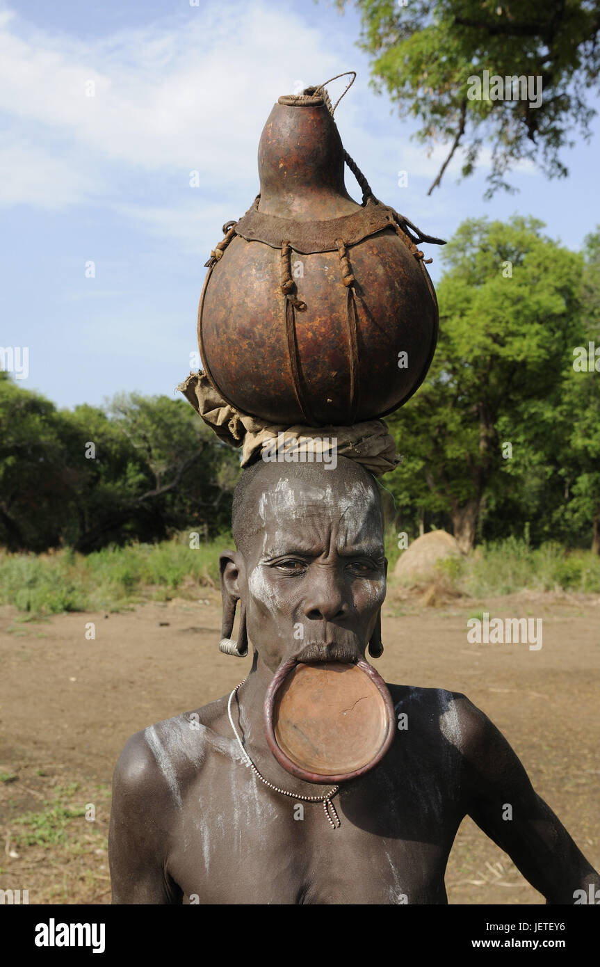 Femme, la tribu Mursi, plaque à lèvre, Mago parc national, le sud de l'Ethiopie, du sud, Omotal Banque D'Images