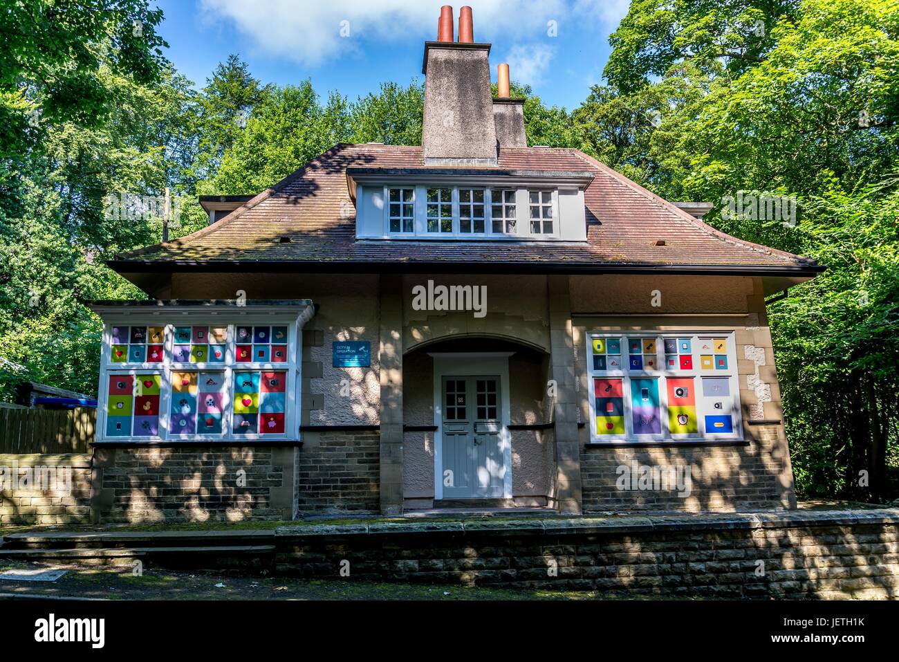 Le vieux gardiens Lodge à Storthes Hall Park, Storthes Hall, Kirkburton, Huddersfield, Angleterre Royaume-Uni Banque D'Images