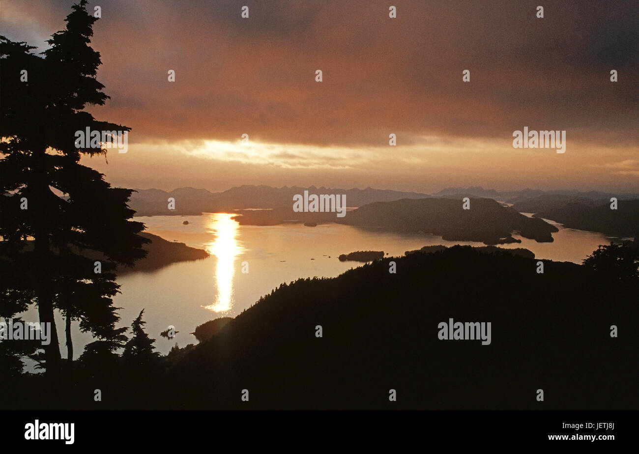 Coucher du soleil sur les fjords, le sud-est de l'Alaska, über den Sonnenuntergangsstimmung - Fjorden Südost Alaska Banque D'Images