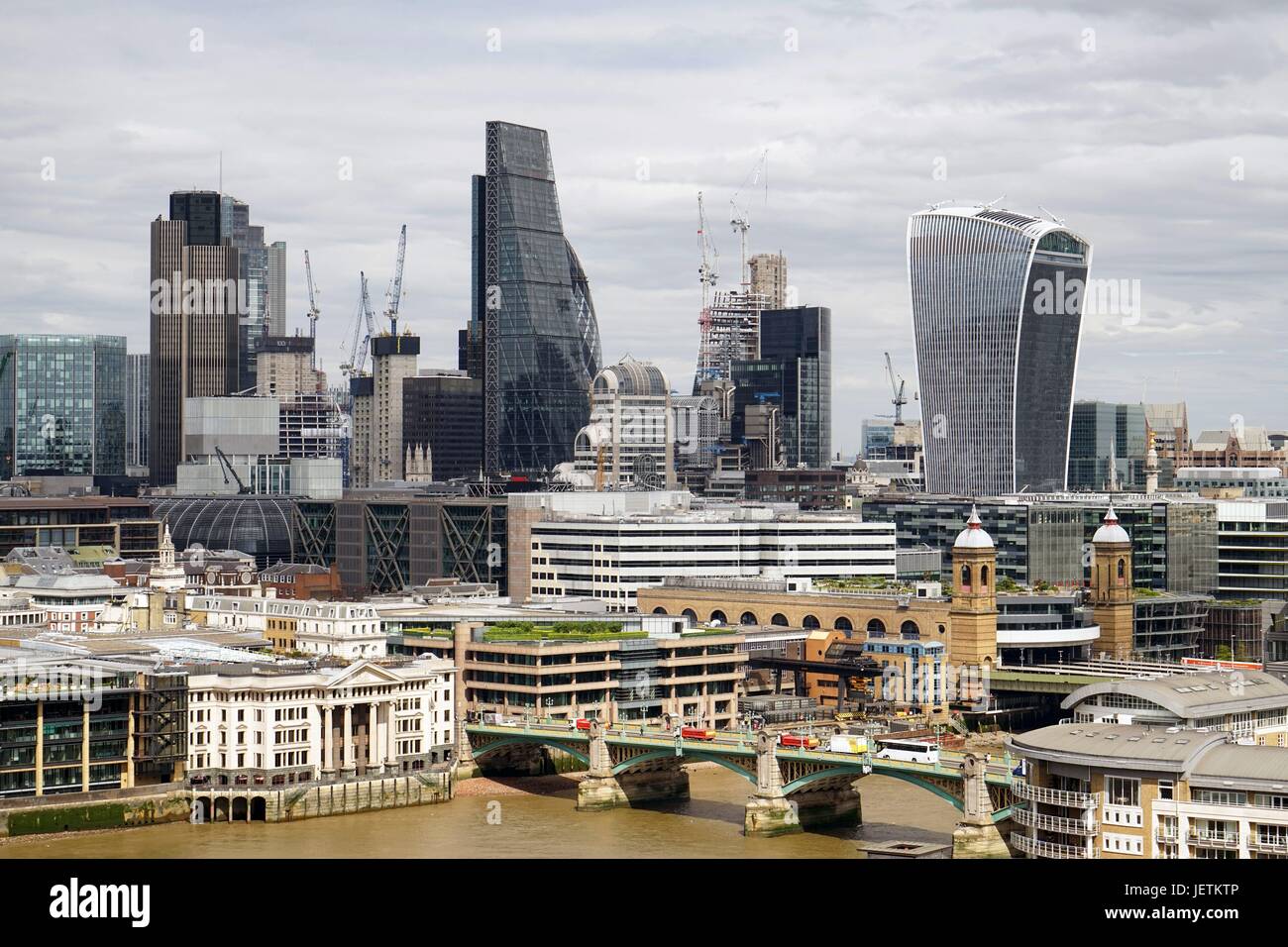 Angleterre : vue sur l'horizon de la ville de Londres - comme vu à partir de la Tate Modern. Photo de 05. Mai 2017. Dans le monde d'utilisation | Banque D'Images