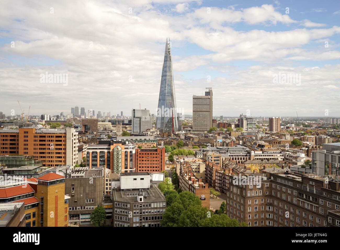 Angleterre : Londres, Southwark avec 'Le gratte-ciel Shard' - comme vu à partir de la Tate Modern. Photo de 05. Mai 2017. Dans le monde d'utilisation | Banque D'Images