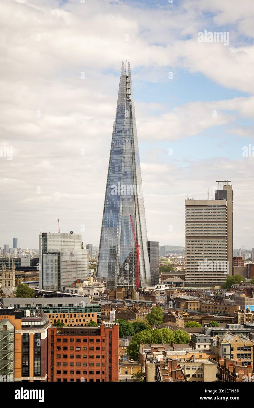 Angleterre : Londres, Southwark avec 'Le gratte-ciel Shard' - comme vu à partir de la Tate Modern. Photo de 05. Mai 2017. Dans le monde d'utilisation | Banque D'Images