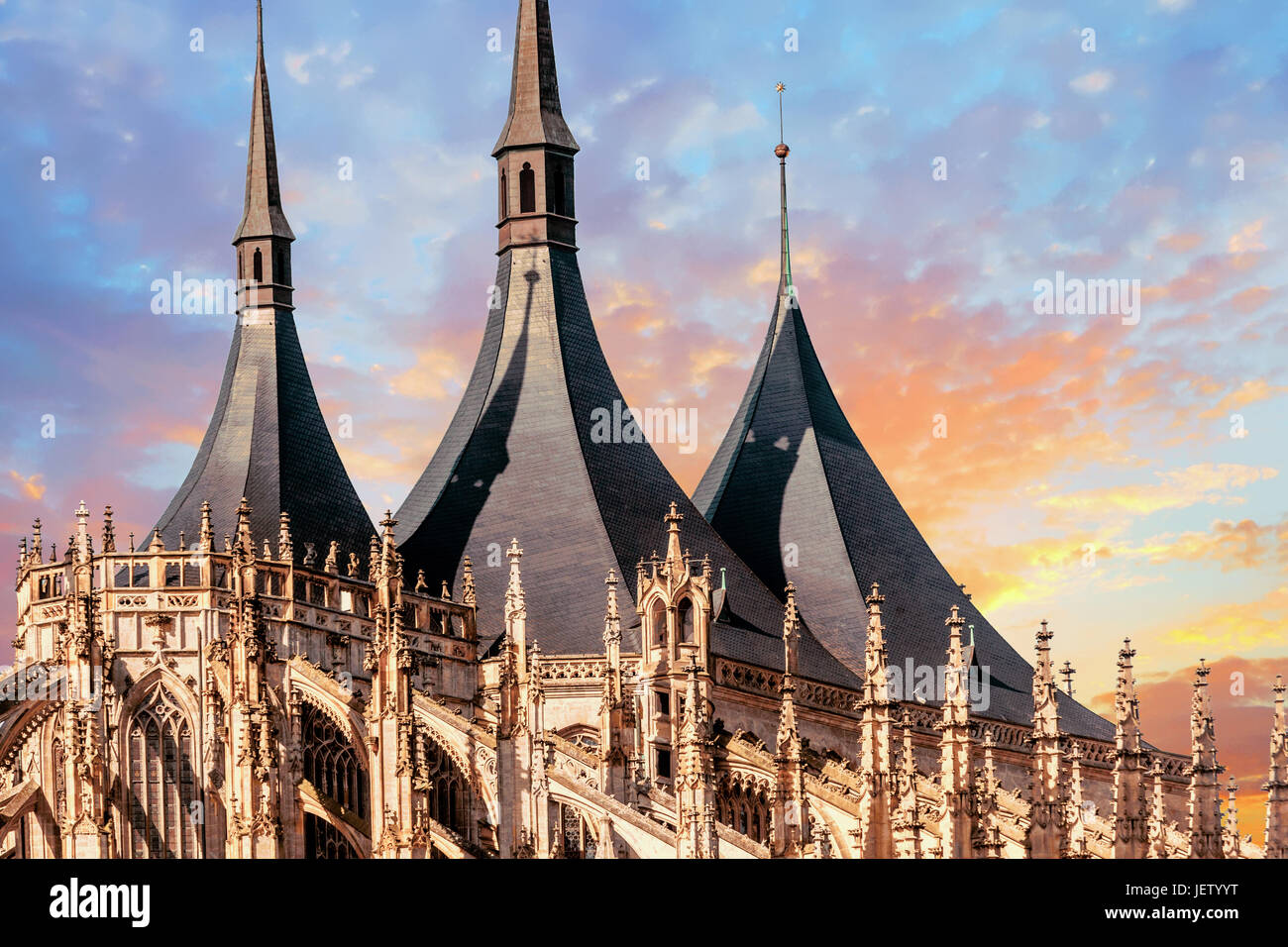 Cathédrale Kutna Hora au coucher du soleil, l'architecture de Kutna Hora en République tchèque en Europe Banque D'Images