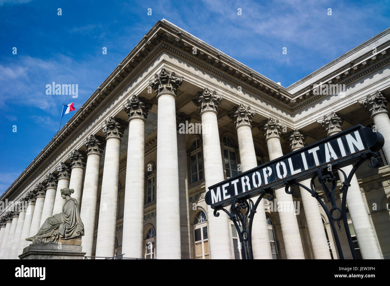 Signer en face de l'ancien bâtiment Banque D'Images